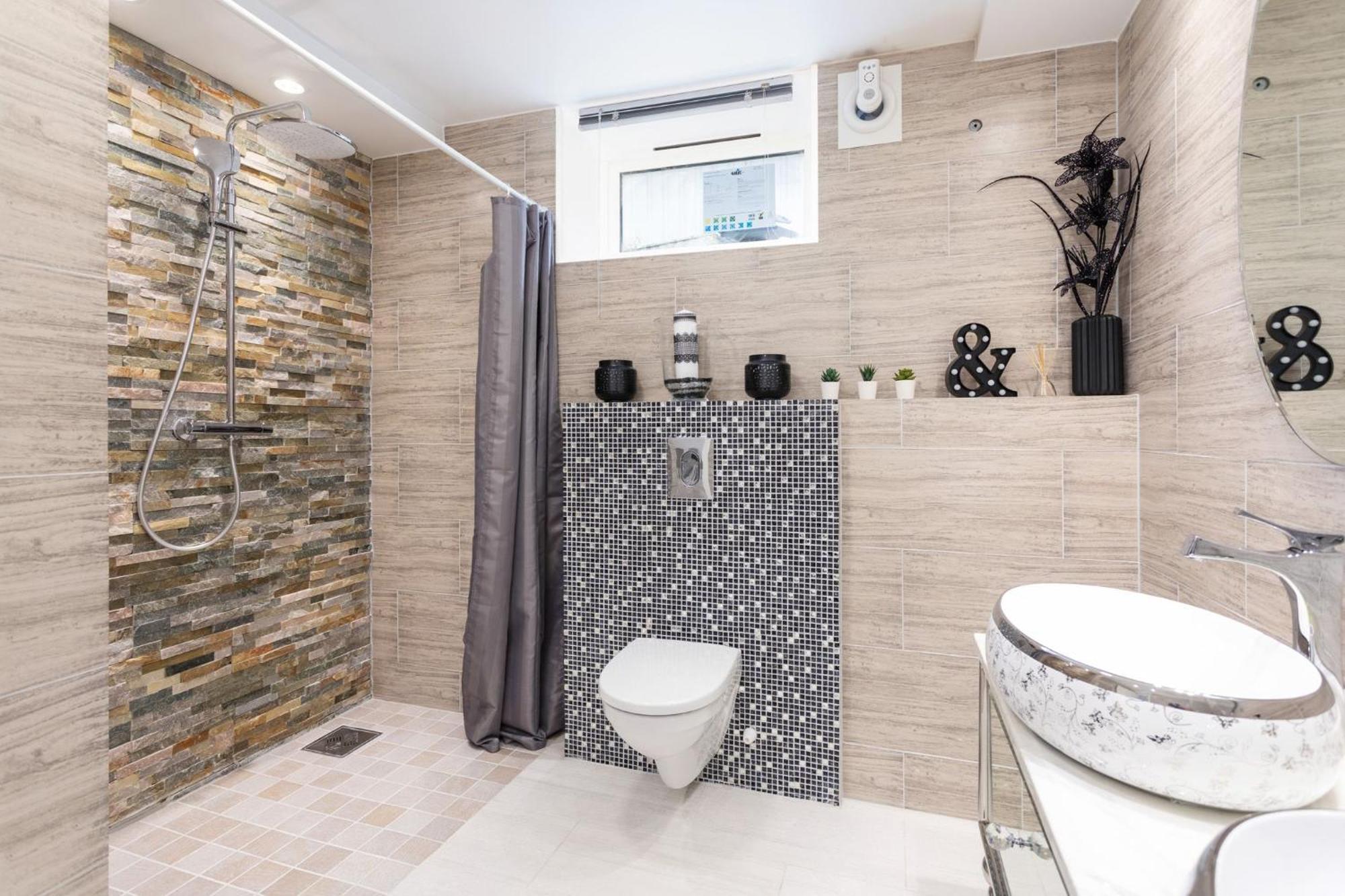 Charming With Garden And Parking *